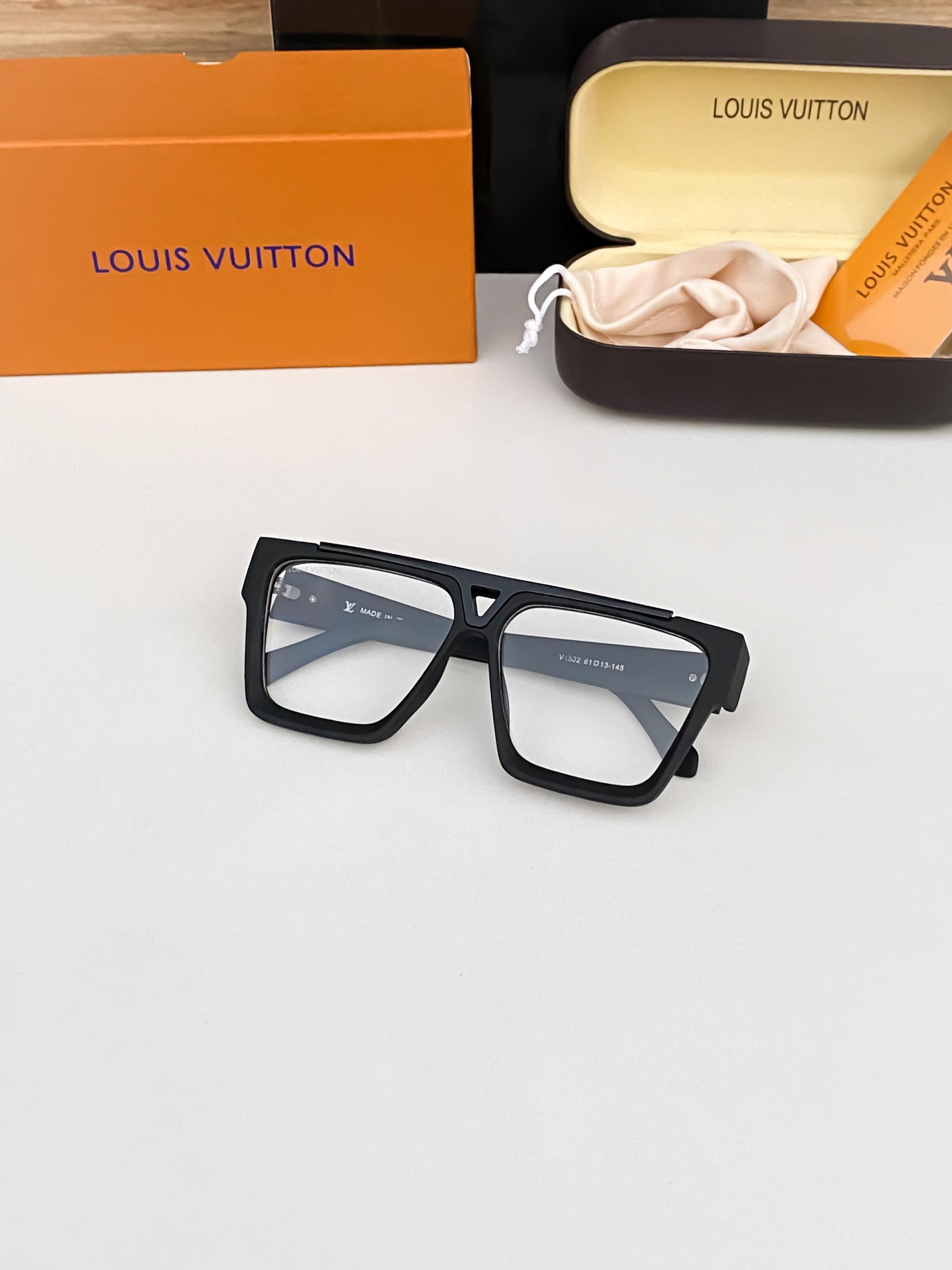 LOUI  BLACK PLANO 1502