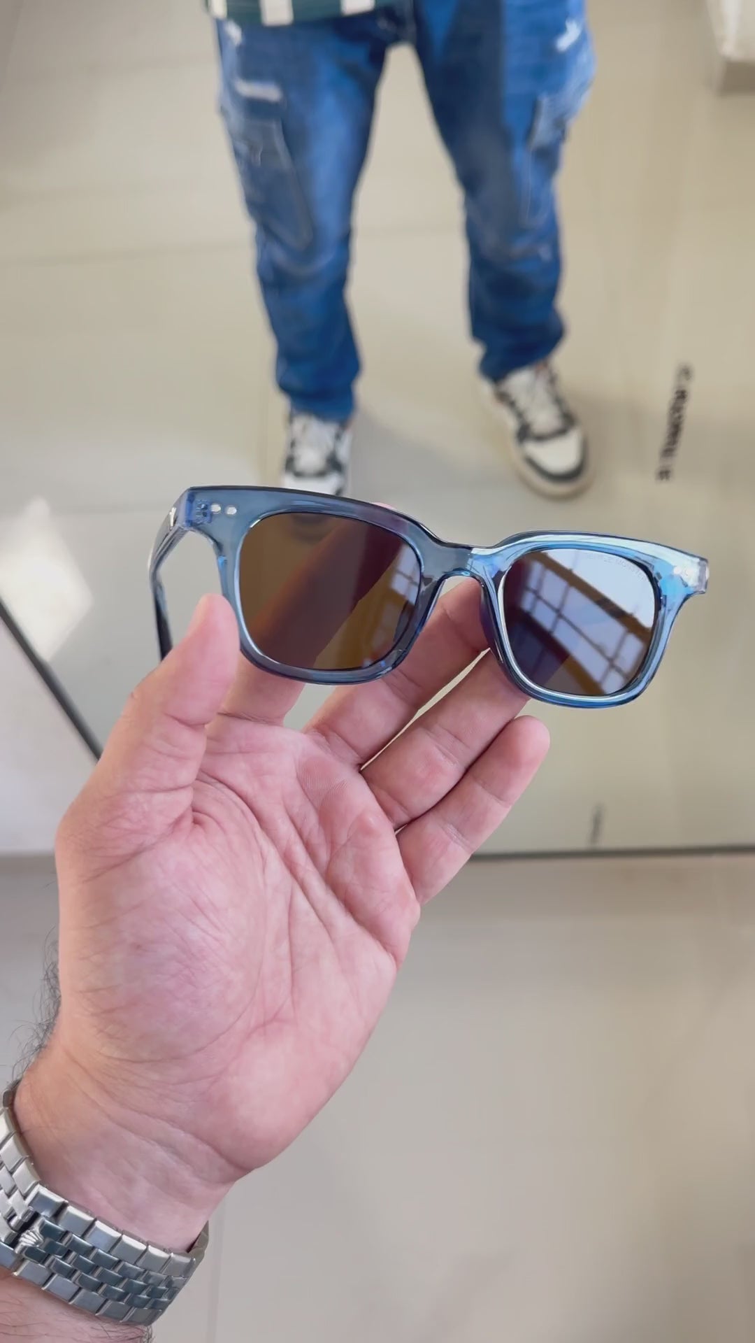 Gen_tle mon_ster 1581 blue A