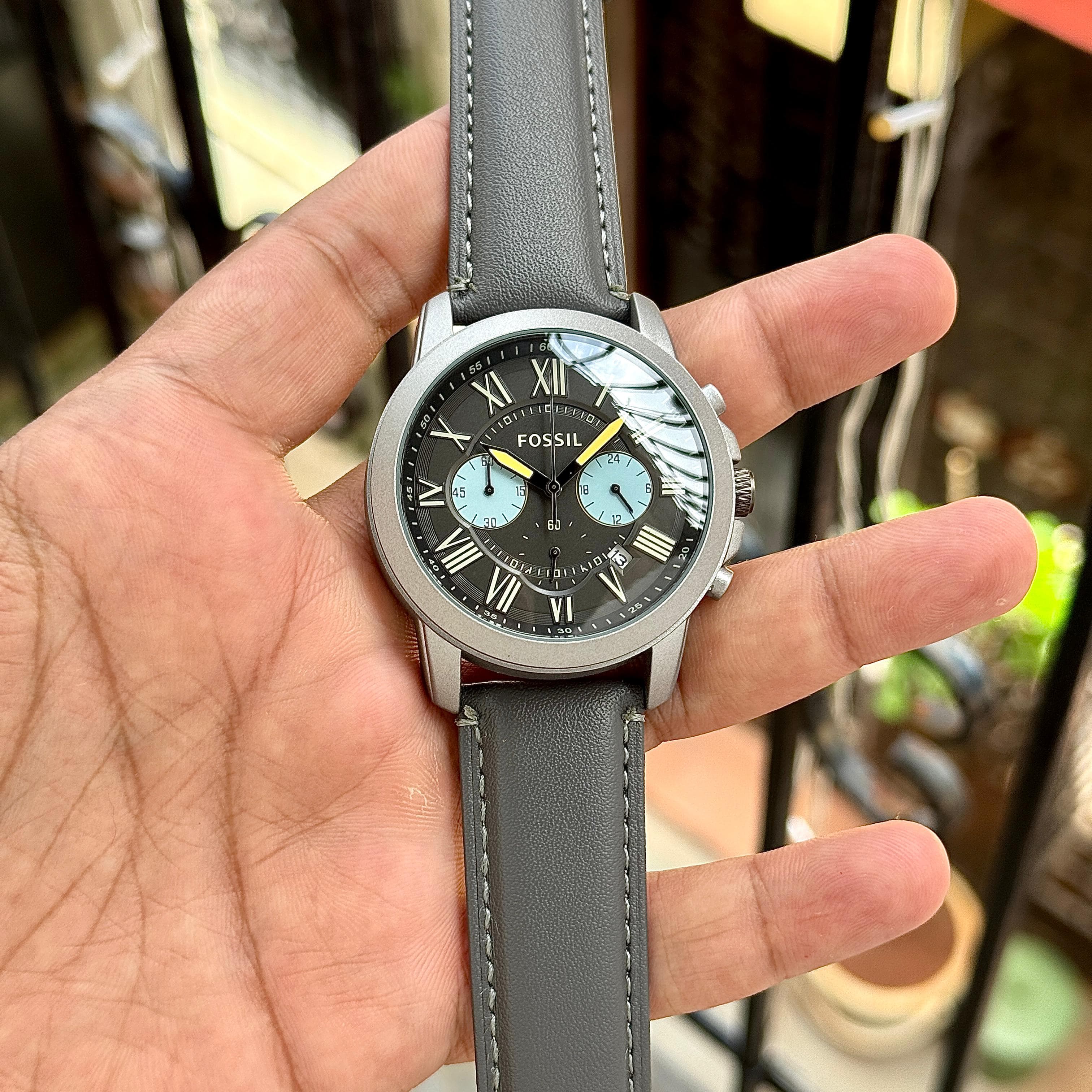 Fossiil Minimalist Chronograph Leather Watch